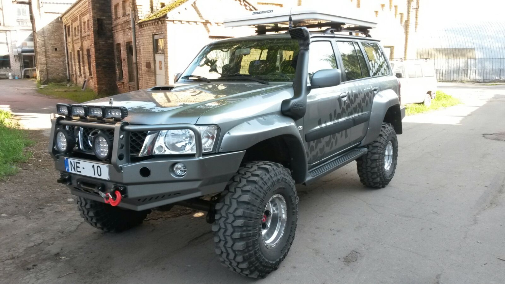 Nissan patrol 62